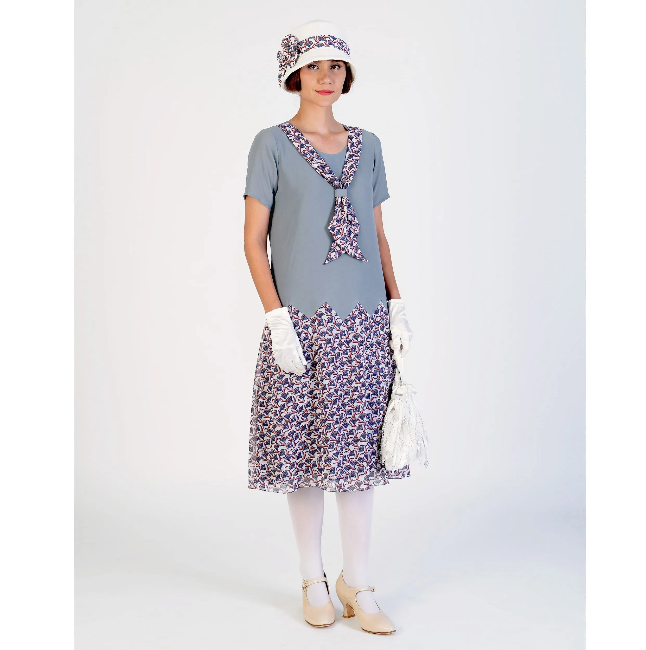 Cute cloche hat in off-white cotton and floral print in red/white/blue