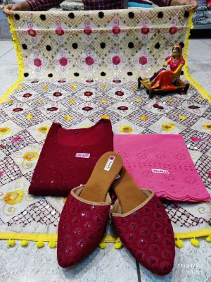 Maroon and Pink Ensemble 4 Pc With Jutti , Chikankari Kurti Pallazo and Elegant Mirror work Dupatta