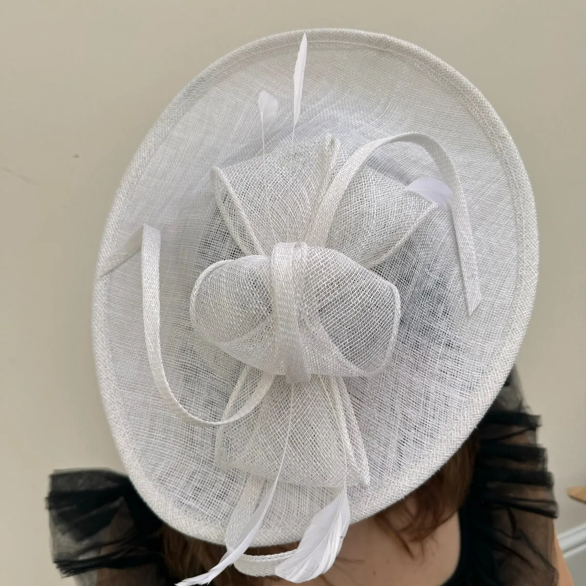 Max and Ellie AD1 Hatinator Disc in Ivory and White