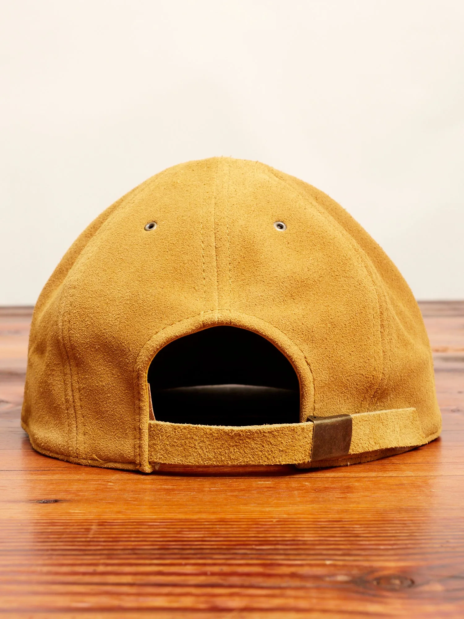 Suede Cap in Camel