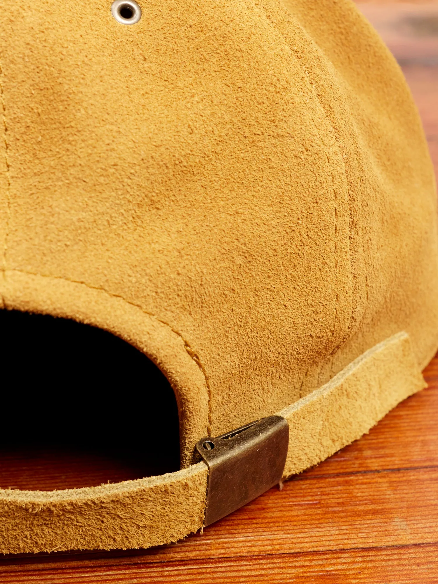 Suede Cap in Camel